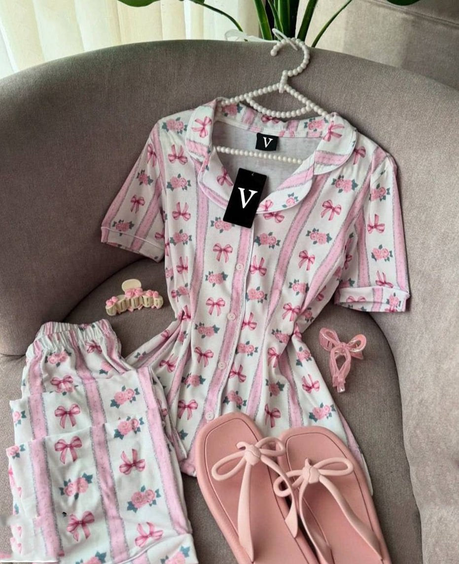 Bows & Roses