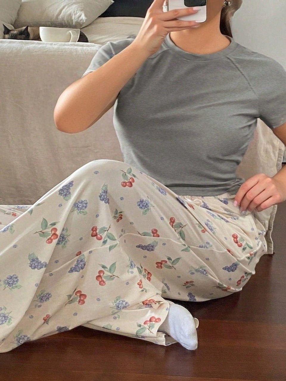 Grey Top & Cream Berry Floral